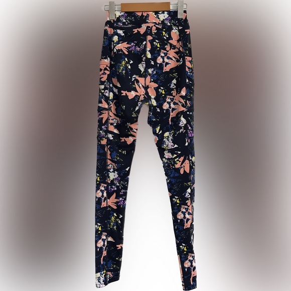 Super bright and colourful! Perfect for spring training:) - Picture 3 of 3